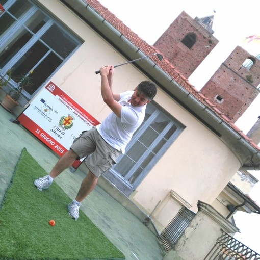 &quot;Albenga Street Golf&quot;: primo tiro al sindaco Cangiano