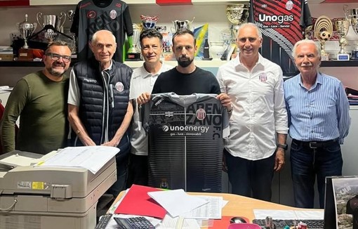 Calcio. Nessuna sorpresa, il nuovo allenatore dell'Arenzano é Matteo Cocco Calcio. Nessuna sorpresa, il nuovo allenatore dell'Arenzano é Matteo Cocco