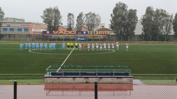 Calcio. Serie D: nella bufera del "Chittolina" spunta l'incornata di Ferrieri! Terza vittoria di fila per il Vado, Sanremese ko 1-0 Calcio. Serie D: nella bufera del "Chittolina" spunta l'incornata di Ferrieri! Terza vittoria di fila per il Vado, Sanremese ko 1-0