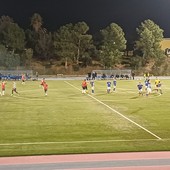 Calcio. Prima Categoria, il Savona (in dieci dal 50') rallenta col Masone: non basta il primo gol di G. Piu, Gatto firma l'1-1 finale Calcio. Prima Categoria, il Savona (in dieci dal 50') rallenta col Masone: non basta il primo gol di G. Piu, Gatto firma l'1-1 finale