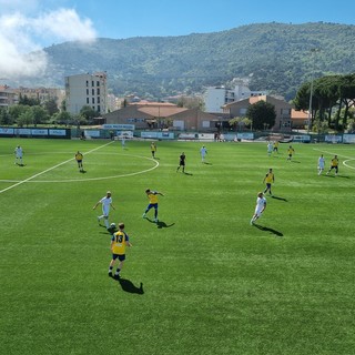 Calcio. Eccellenza, il Pietra vince in casa dei campioni dell'Imperia: il traguardo playoff si avvicina