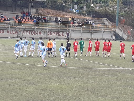 Calcio. Seconda Categoria, Carminati regala tre punti d'oro alla Spotornese, il campionato si deciderà all'ultima giornata Calcio. Seconda Categoria, Carminati regala tre punti d'oro alla Spotornese, il campionato si deciderà all'ultima giornata