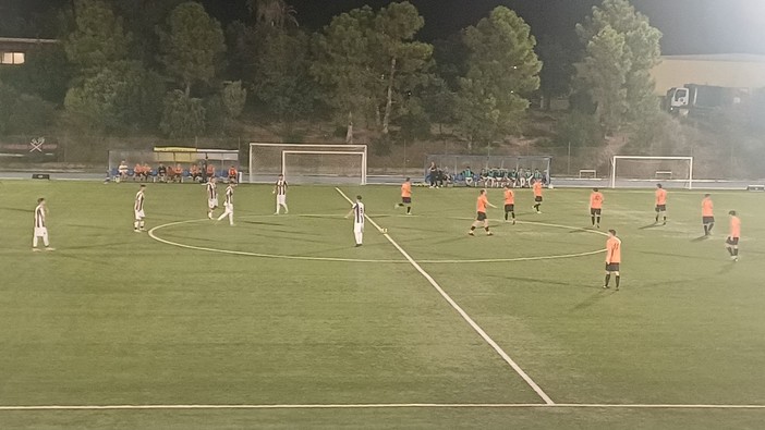 Calcio. Coppa Liguria, Savona ancora in piena costruzione: con l'Old Boys Rensen è soltanto 1-1 Calcio. Coppa Liguria, Savona ancora in piena costruzione: con l'Old Boys Rensen è soltanto 1-1
