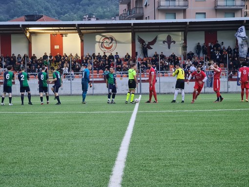 Calcio. Savona, la stagione è fallimentare. La Campese vince a Quiliano ed elimina i biancoblu anche dai playoff Calcio. Savona, la stagione è fallimentare. La Campese vince a Quiliano ed elimina i biancoblu anche dai playoff