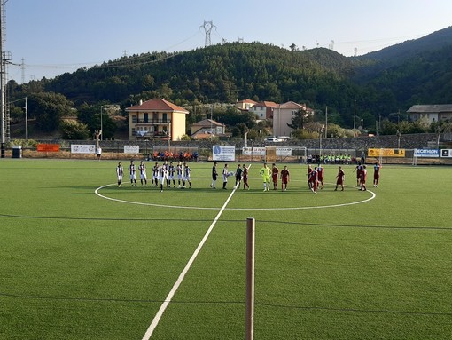Calcio. Coppa Liguria di Prima Categoria. Festa Vadese, primo tonfo del Savona, Ninivaggi e Salis firmano un successo storico per gli azzurrogranata Calcio. Coppa Liguria di Prima Categoria. Festa Vadese, primo tonfo del Savona, Ninivaggi e Salis firmano un successo storico per gli azzurrogranata