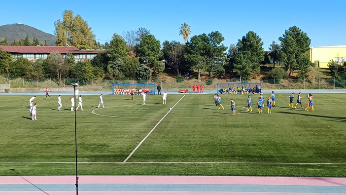 Calcio. Serie D, colpo Cairese all'Olmo-Ferro: il Celle Varazze non trova ritmo, Piacenza regala la vittoria ai gialloblu