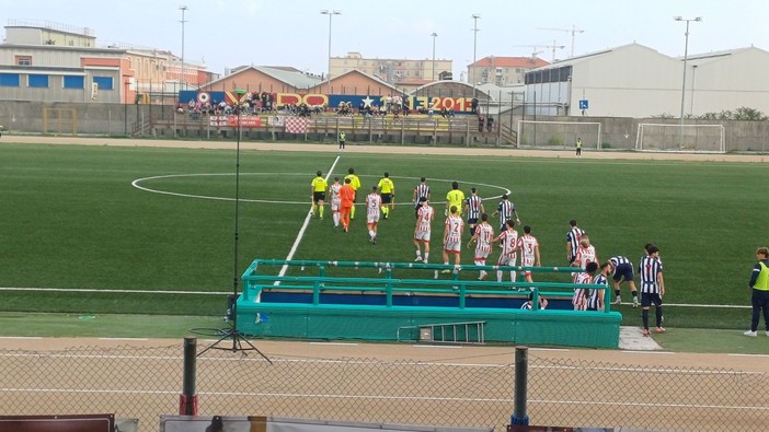 Calcio | Rezi e Rignanese colpiscono, Agostino tiene giù la saracinesca: l'anticipo sorride al Savona, Carcarese ko 2-0 Calcio | Rezi e Rignanese colpiscono, Agostino tiene giù la saracinesca: l'anticipo sorride al Savona, Carcarese ko 2-0