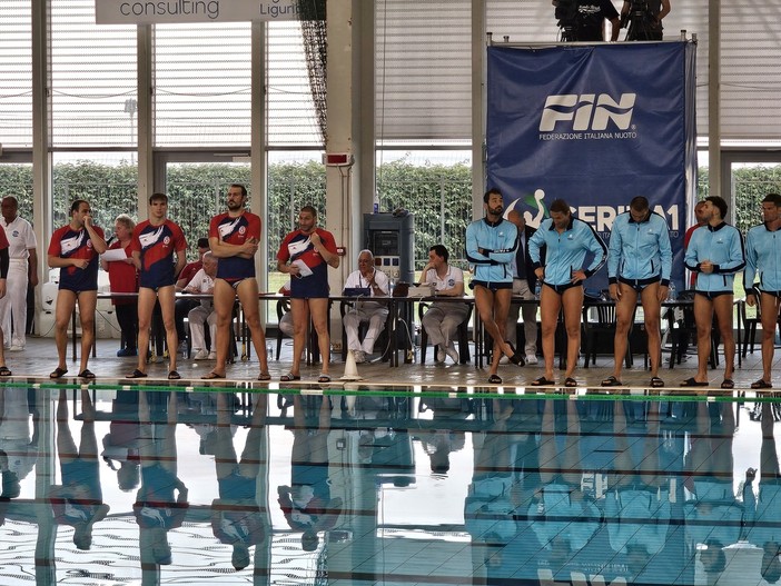 Pallanuoto. Beffa Rari con un gol annullato in extremis: in finale per lo Scudetto, col brivido, ci va la Pro Recco Pallanuoto. Beffa Rari con un gol annullato in extremis: in finale per lo Scudetto, col brivido, ci va la Pro Recco