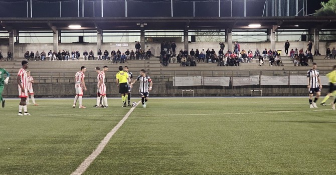 Calcio | Savona in rimonta sulla Carcarese, i biancoblu vincono 4-1 e si guadagnano la semifinale con il Pietra Calcio | Savona in rimonta sulla Carcarese, i biancoblu vincono 4-1 e si guadagnano la semifinale con il Pietra