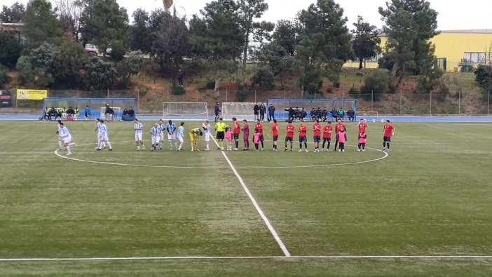 Calcio. Savona, operazione sorpasso compiuta: Sciarbo & Cogo domato 3-0, i biancoblu volano in testa alla classifica Calcio. Savona, operazione sorpasso compiuta: Sciarbo & Cogo domato 3-0, i biancoblu volano in testa alla classifica
