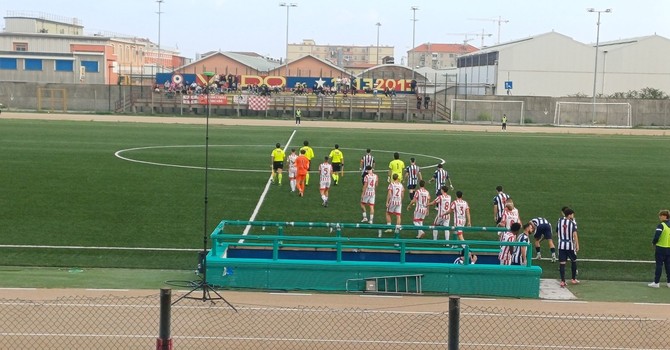 Calcio | Rezi e Rignanese colpiscono, Agostino tiene giù la saracinesca: l'anticipo sorride al Savona, Carcarese ko 2-0 Calcio | Rezi e Rignanese colpiscono, Agostino tiene giù la saracinesca: l'anticipo sorride al Savona, Carcarese ko 2-0