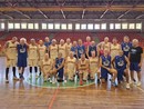 La squadra vincente insieme alla squadra di casa Liquid Old Boys