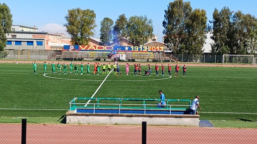 Calcio. Serie D, il Vado vince e convince: Gozzano ko 4-1, rossoblu in finale playoff per il terzo anno di fila Calcio. Serie D, il Vado vince e convince: Gozzano ko 4-1, rossoblu in finale playoff per il terzo anno di fila
