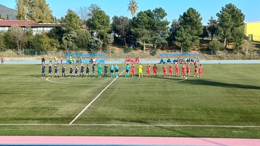 Calcio. Serie D, il Celle Varazze si accende ancora nel secondo tempo: Lavagnese rimontata e battuta 2-1 Calcio. Serie D, il Celle Varazze si accende ancora nel secondo tempo: Lavagnese rimontata e battuta 2-1