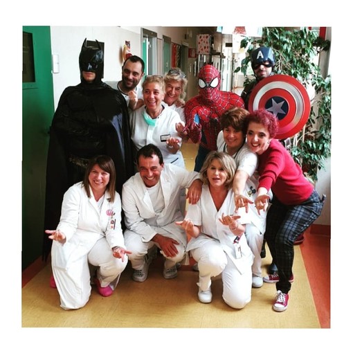 Da portiere di calcio a Uomo Ragno negli ospedali, l'iniziativa virtuosa del savonese Mattia Villardita Da portiere di calcio a Uomo Ragno negli ospedali, l'iniziativa virtuosa del savonese Mattia Villardita