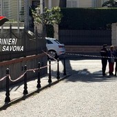 Allarme bomba ad Alassio: trolley sospetto vicino all’Istituto Don Bosco, artificieri lo fanno brillare