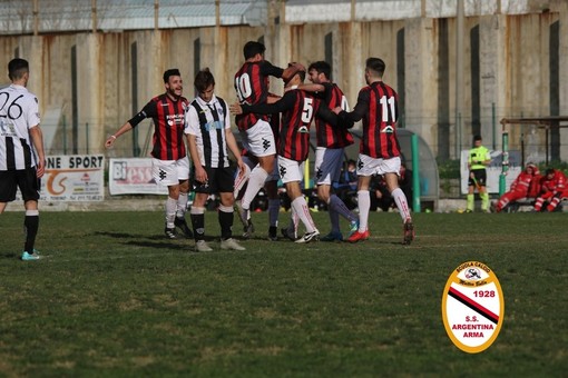 Calcio. Cessione Argentina Arma, ci siamo: in settimana l'incontro decisivo Calcio. Cessione Argentina Arma, ci siamo: in settimana l'incontro decisivo