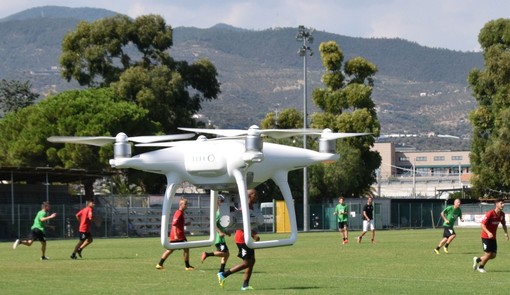 Calcio. Serie D, Argentina: iniziano gli allenamenti con il drone (FOTO e VIDEO) Calcio. Serie D, Argentina: iniziano gli allenamenti con il drone (FOTO e VIDEO)
