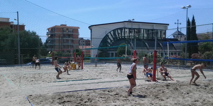 Aperte le iscrizioni per il torneo di beach-volley '2x2' misto di San Bartolomeo al Mare in programma domenica prossima
