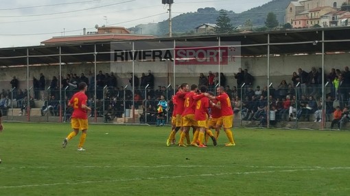 Calcio, Promozione. La finale di Coppa Italia Taggia-Rivasamba in programma domenica 12 maggio al 'Farraggiana' di Albissola
