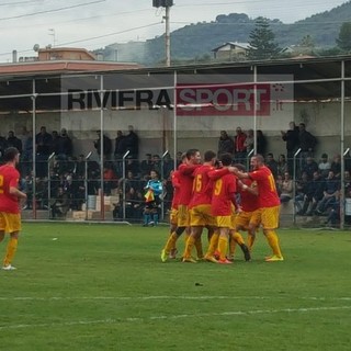 Calcio, Promozione. La finale di Coppa Italia Taggia-Rivasamba in programma domenica 12 maggio al 'Farraggiana' di Albissola