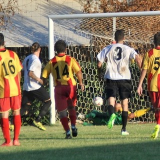 Calcio. Promozione, il Taggia rinvia la festa all'Albissola: roboante 4-0 al "Marzocchini" e playoff sempre più vicini