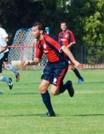 Calcio. Davide Carofiglio torna all'Andora e sarà il nuovo capitano biancoblu