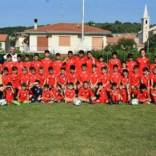 Calcio giovanile. Continua il 2° Summer Camp a San Bartolomeo al Mare. Decesari e Fagioli: "Siamo entusiasti del successo ottenuto"
