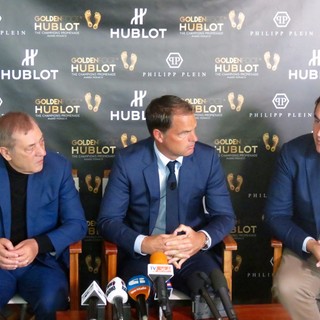 Golden Foot. Frank De Boer sfila sulla Promenade dei Campioni: “Essere qui è un vero e proprio onore” Golden Foot. Frank De Boer sfila sulla Promenade dei Campioni: “Essere qui è un vero e proprio onore”