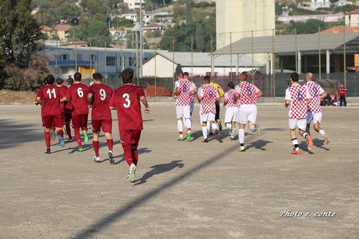 Sfida al vertice tra Veloce Savona e Don Bosco Valle Intemelia nel campionato di Prima Categoria