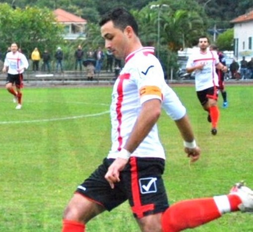 Nella foto Giuseppe Gallo, attaccante del Don Bosco Valle Intemelia, in azione