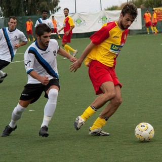 Nella foto Giacomo Lanteri (a sinistra), in azione: il difensore è il nuovo colpo della Sanstevese