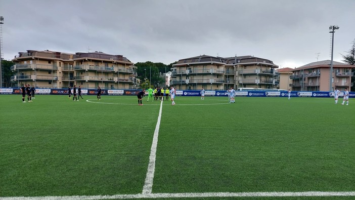 Calcio. Eccellenza. Tra mille polemiche, Pietra Ligure e Golfo Paradiso pareggiano 1-1 Calcio. Eccellenza. Tra mille polemiche, Pietra Ligure e Golfo Paradiso pareggiano 1-1