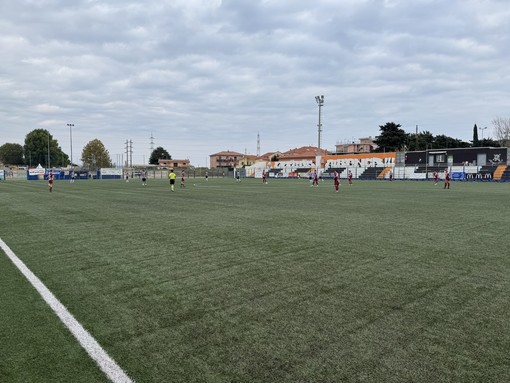 Calcio, Promozione. Il Pontelungo scappa, il Savona lo riprende: al “Riva” finisce 2 a 2