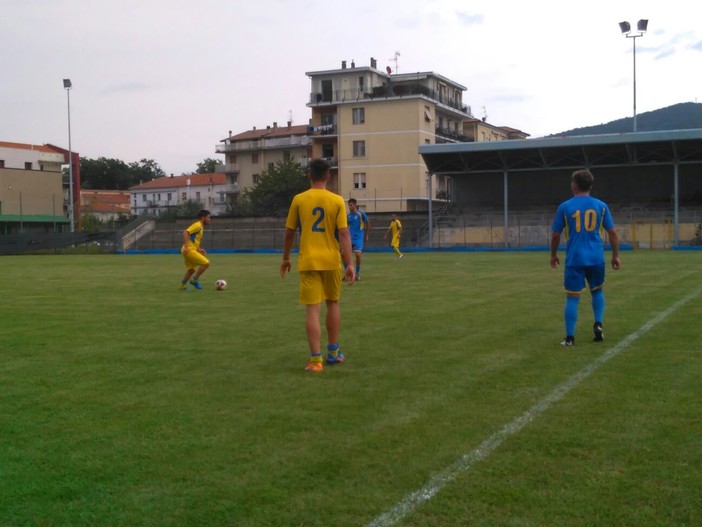 Calcio estivo: Al Rizzo di Cairo si conclude 3-3 la partita in famiglia (FOTO) Calcio estivo: Al Rizzo di Cairo si conclude 3-3 la partita in famiglia (FOTO)
