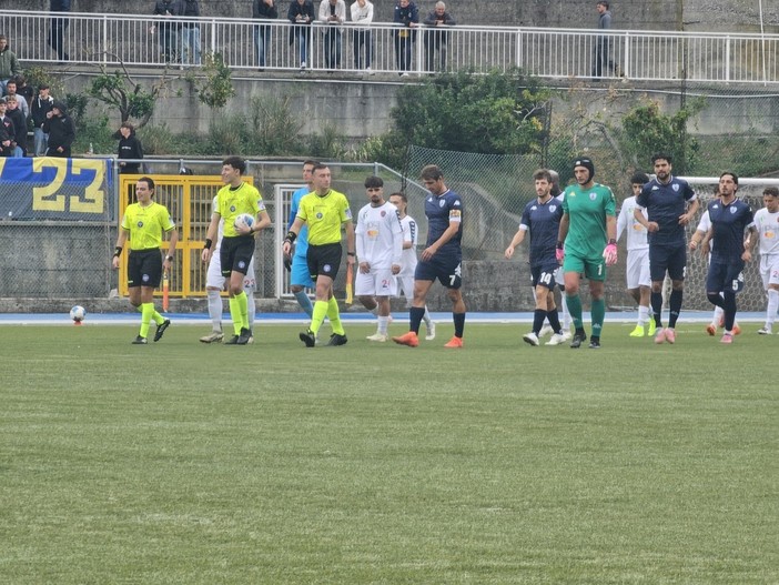 Calcio. Serie D: un punto a testa per Celle Varazze e Valenzana, Capra e Montini firmano l'1-1 finale Calcio. Serie D: un punto a testa per Celle Varazze e Valenzana, Capra e Montini firmano l'1-1 finale