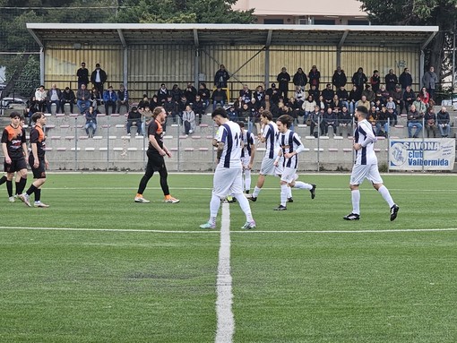 Calcio. Savona, un altro mattoncino verso la meta: l'Old Boys Rensen lotta, ma gli striscioni la spuntano (2-1) grazie a Rignanese e Carro Gainza Calcio. Savona, un altro mattoncino verso la meta: l'Old Boys Rensen lotta, ma gli striscioni la spuntano (2-1) grazie a Rignanese e Carro Gainza