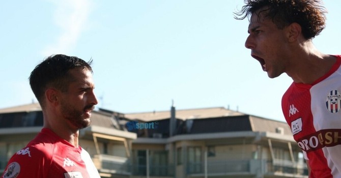 Calcio | Savona. Eurogol e sfogo per Calcagno: "Una liberazione! Sento parlare di tanti giocatori ma io ci sono sempre" (VIDEO) Calcio | Savona. Eurogol e sfogo per Calcagno: "Una liberazione! Sento parlare di tanti giocatori ma io ci sono sempre" (VIDEO)