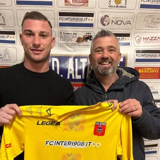 Calciomercato, l'Altarese piazza il colpo in attacco: Gabriele Romano è un nuovo giocatore giallorosso
