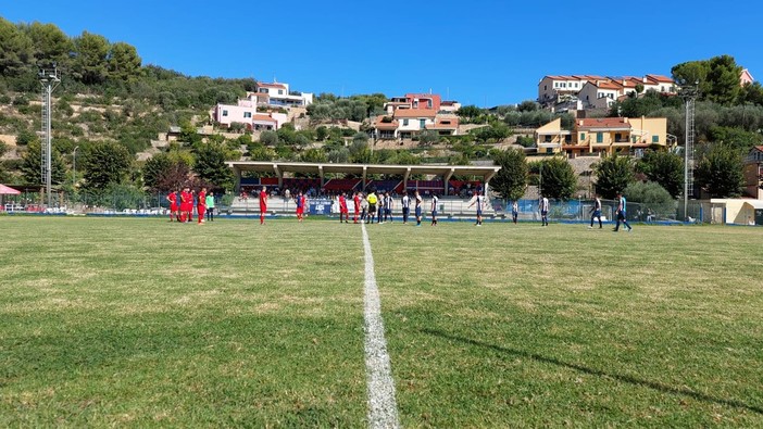 Calcio, Prima Categoria B. Esordio in campionato con un pareggio per Borgio Verezzi e Città di Savona, Rapetti risponde a Carparelli Calcio, Prima Categoria B. Esordio in campionato con un pareggio per Borgio Verezzi e Città di Savona, Rapetti risponde a Carparelli
