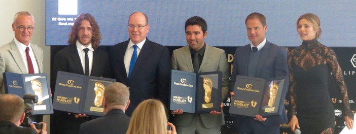 Monte Carlo: Gianluigi Buffon si aggiudica il Golden Foot 2016 Monte Carlo: Gianluigi Buffon si aggiudica il Golden Foot 2016
