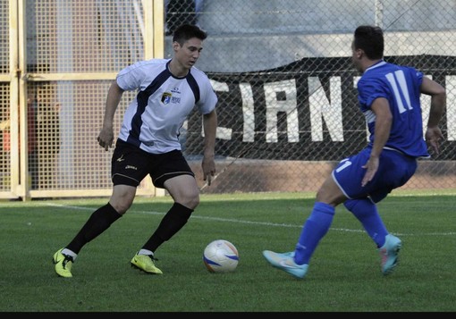 Calcio, Eccellenza. Imperia corsaro a Vado. La gioia di Papa e la doppietta di Battipiedi, con una dedica speciale