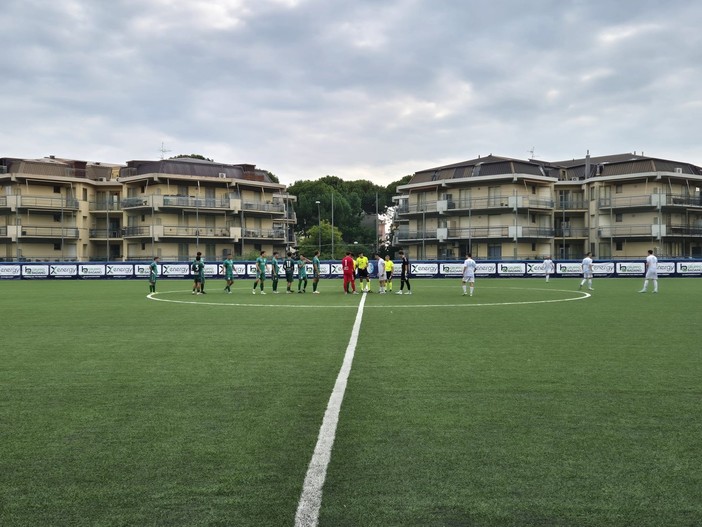 Calcio, Eccellenza. La Fezzanese sbanca il "Devincenzi", Pietra Ligure superato 2-1 dagli spezzini