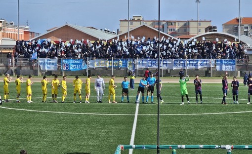 Calcio. Serie D, tutto invariato in vetta: Vado e Ligorna non si risparmiano, ma lo scontro al vertice finisce senza reti Calcio. Serie D, tutto invariato in vetta: Vado e Ligorna non si risparmiano, ma lo scontro al vertice finisce senza reti