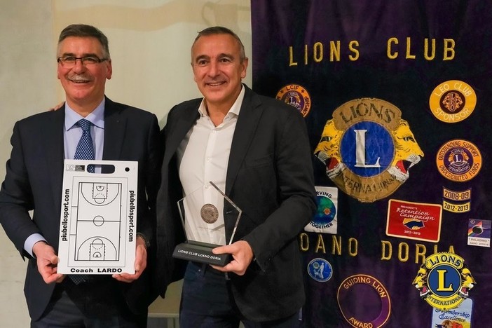 Loano. A Palazzo Doria la consegna del “Loanese d'Oro” a un grande del basket come Lino Lardo