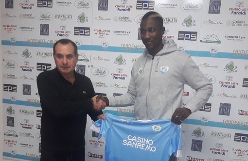 Salvatore Ciaramitaro insieme al bomber Lamin Jawo, neo acquisto della Sanremese Salvatore Ciaramitaro insieme al bomber Lamin Jawo, neo acquisto della Sanremese