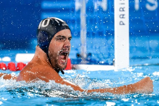 Lorenzo Bruni con la calottina dell'Italia