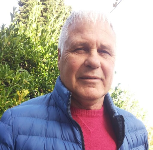 Nella foto il mister capolista, Sauro Marinelli: la sua San Bartolomeo Calcio vola Nella foto il mister capolista, Sauro Marinelli: la sua San Bartolomeo Calcio vola