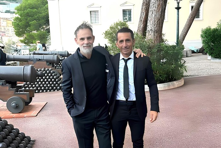 Un abbraccio tra Roberto Iannolo e Marco Simone prima della rottura