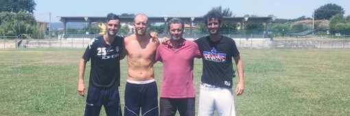 Nella foto tratta dal profilo facebook Manuele Del Nero (a sinistra) con Masiello, suo padre e il fratello Simone Del Nero (a destra)